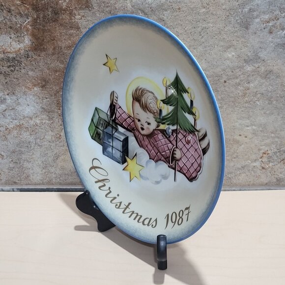 Schmid Hummel Christmas 1987 Angelic Gifts Decorative Wall Hanging Plate - Picture 7 of 11